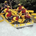 Amateurs de sensations fortes faite du rafting !