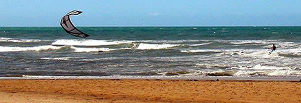 Faire du kitesurf au Brésil