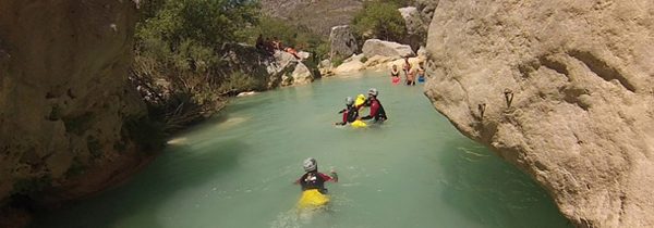 Enterrement de vie de célibataire en canyoning et via-ferrata