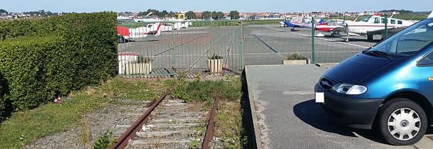 Comment stationner sa voiture à moindre coût autour des aéroports de Paris pour une longue durée ? Témoignage de Jean