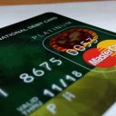 Les bonnes pratiques pour les cartes bancaires à l’étranger