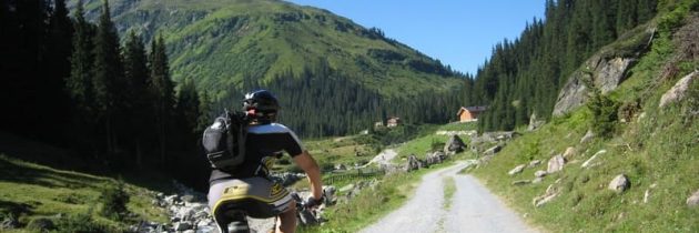 Voyager à vélo : bien préparer sa première micro-aventure