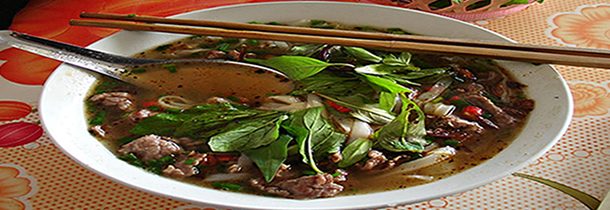 Visiter le Laos : goûter à la salade laotienne, un emblème de la cuisine locale
