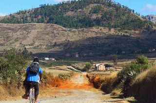 Madagascar : balade à vélo d’Antsirabe au lac Tritriva